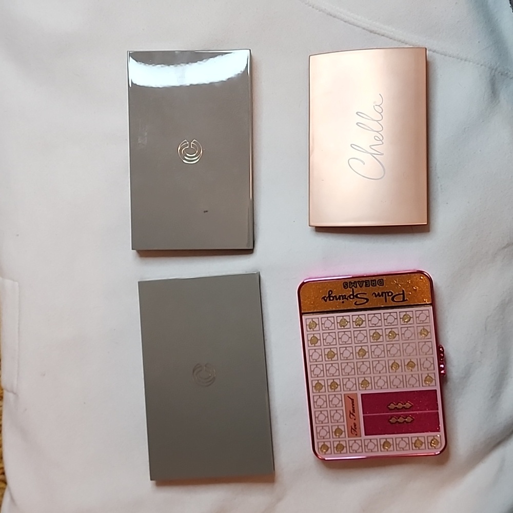 Eyeshadow palette bundle